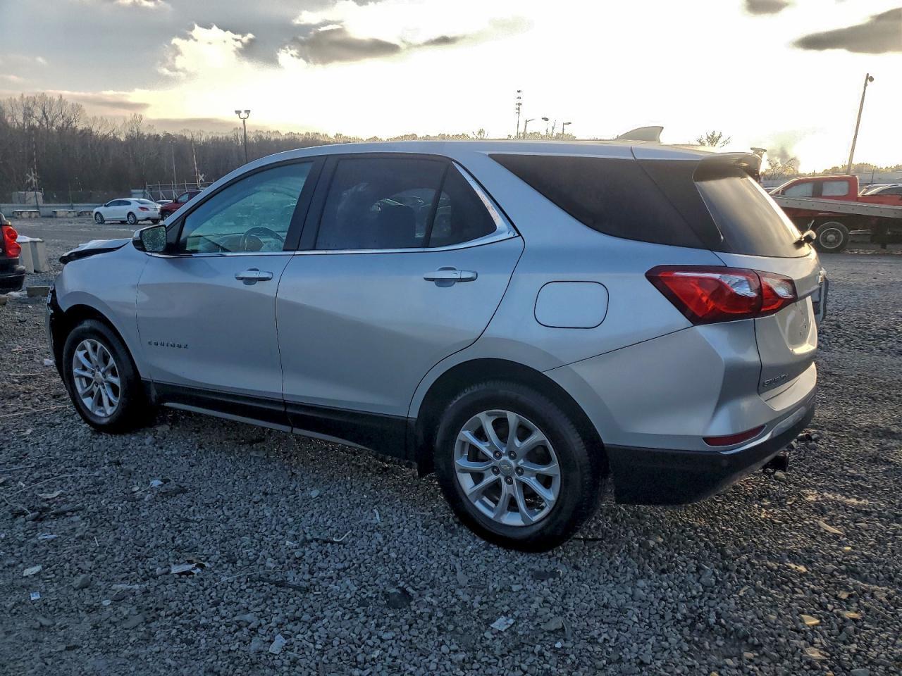 2018 Chevrolet Equinox Lt - Фото 2