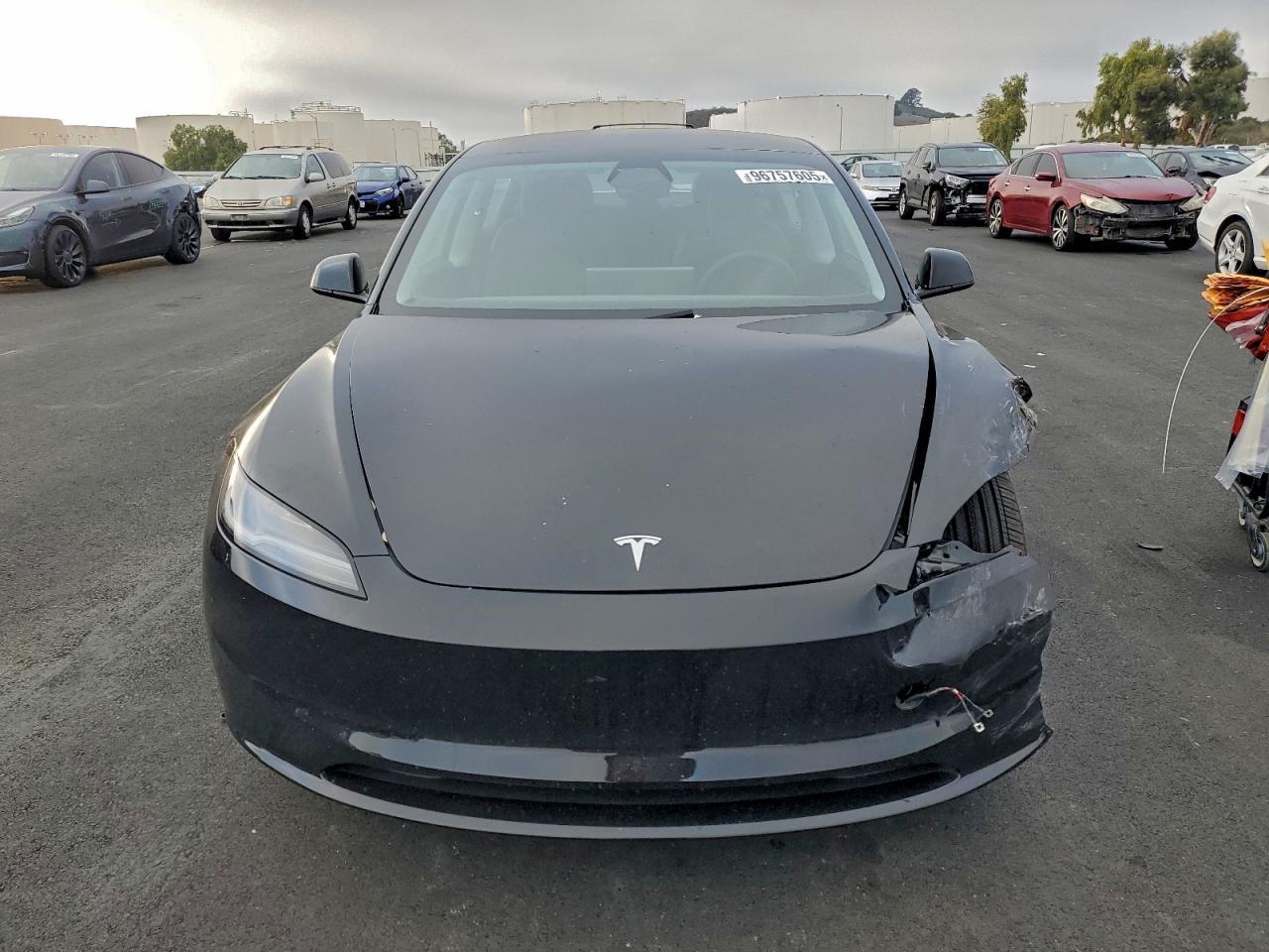 2025 Tesla Model 3 - Фото 5