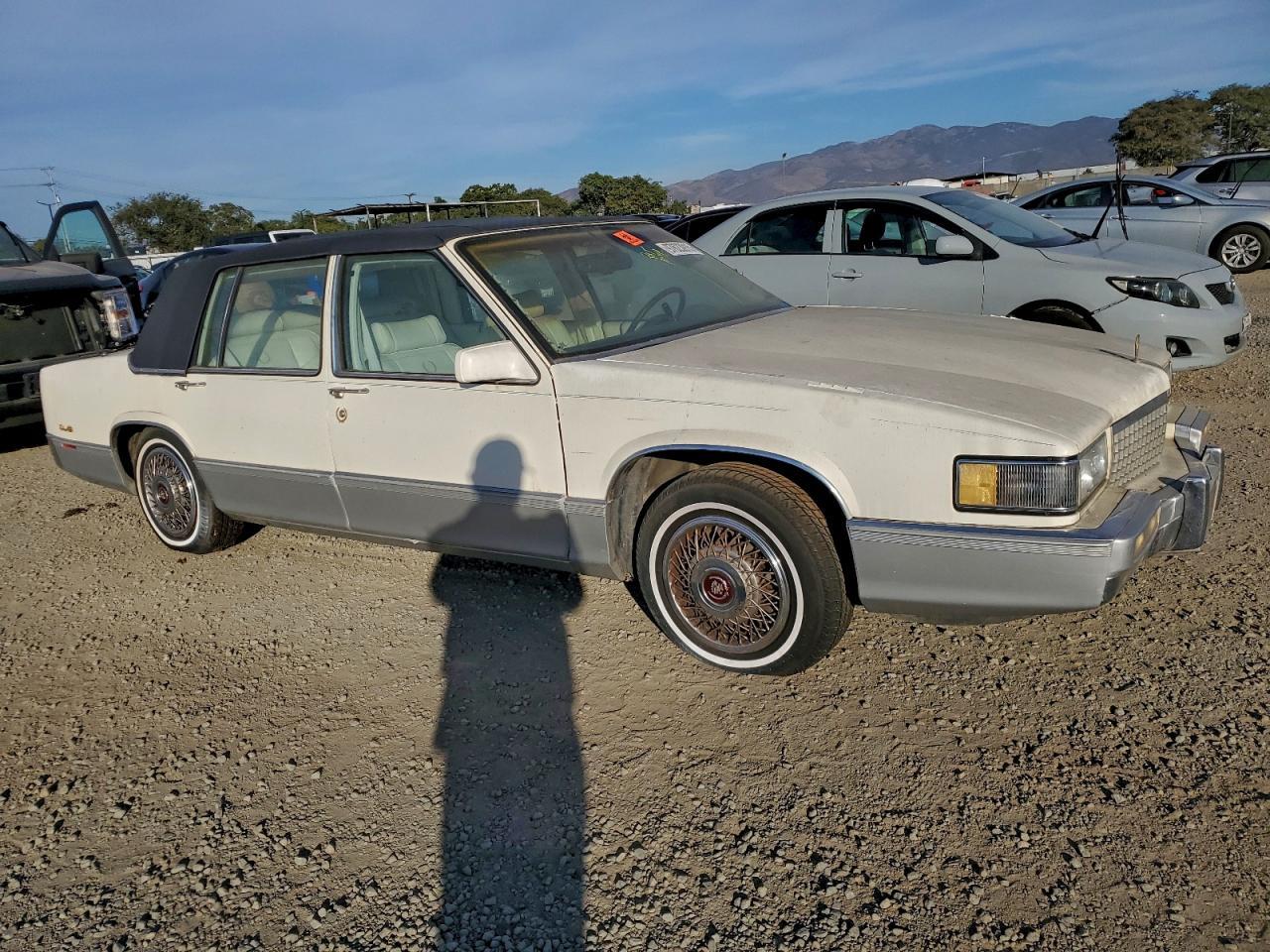 1989 Cadillac Deville - Image 4