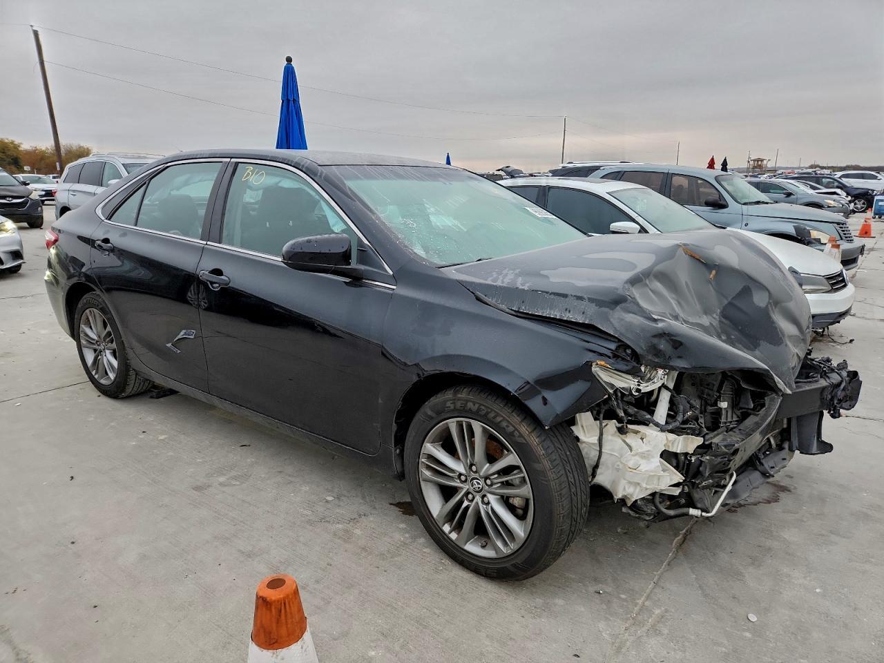 2016 Toyota Camry Se - Фото 4
