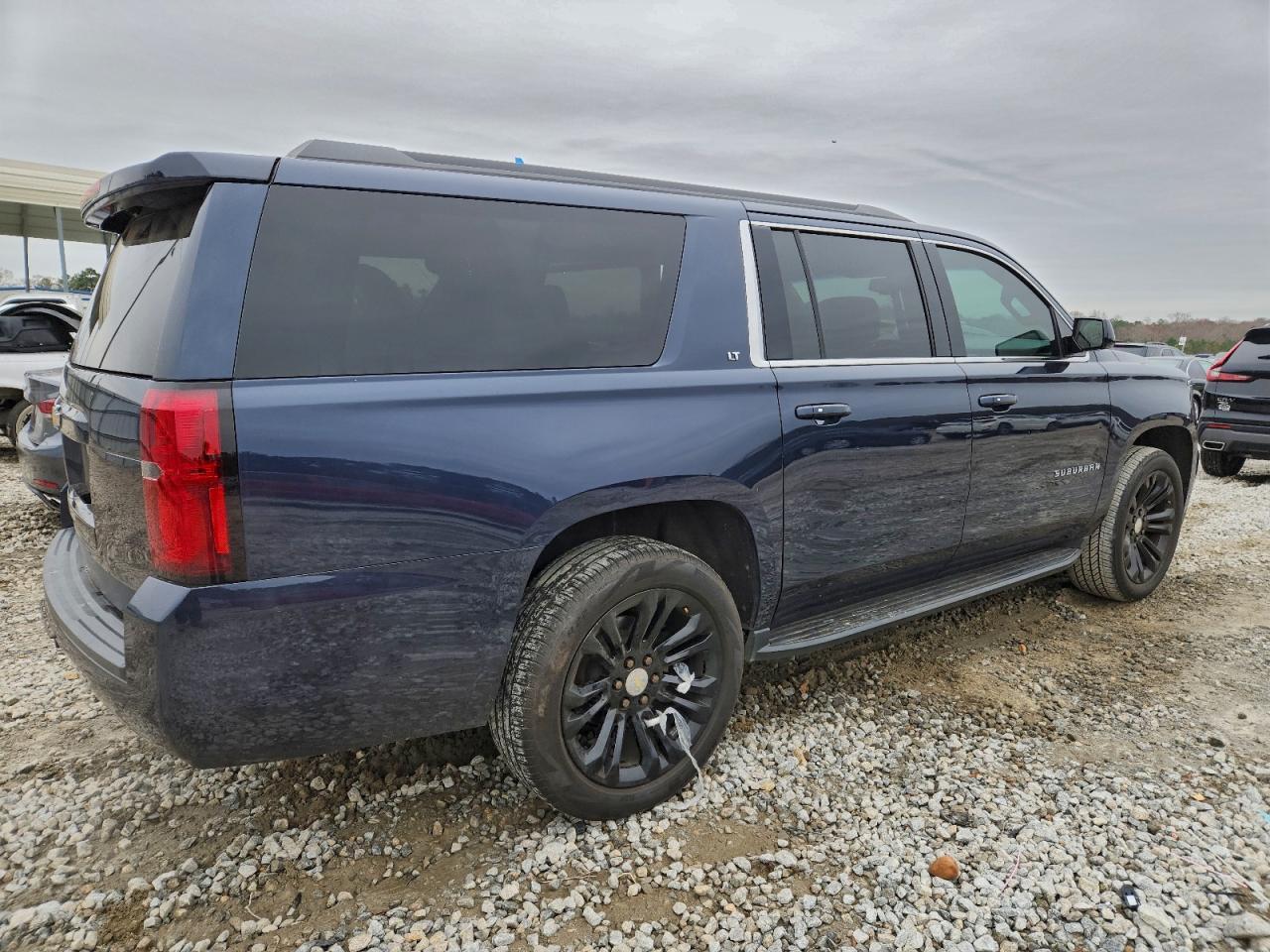 2019 Chevrolet Suburban C1500 Lt - Image 3