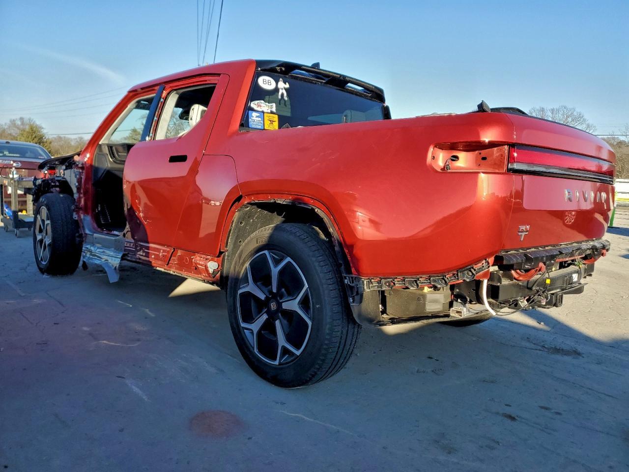 2023 Rivian R1T Adventure - Image 2