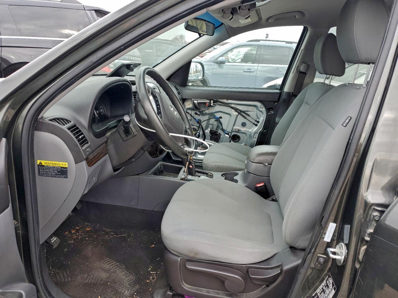 2012 Hyundai Santa Fe Gls - Image 7