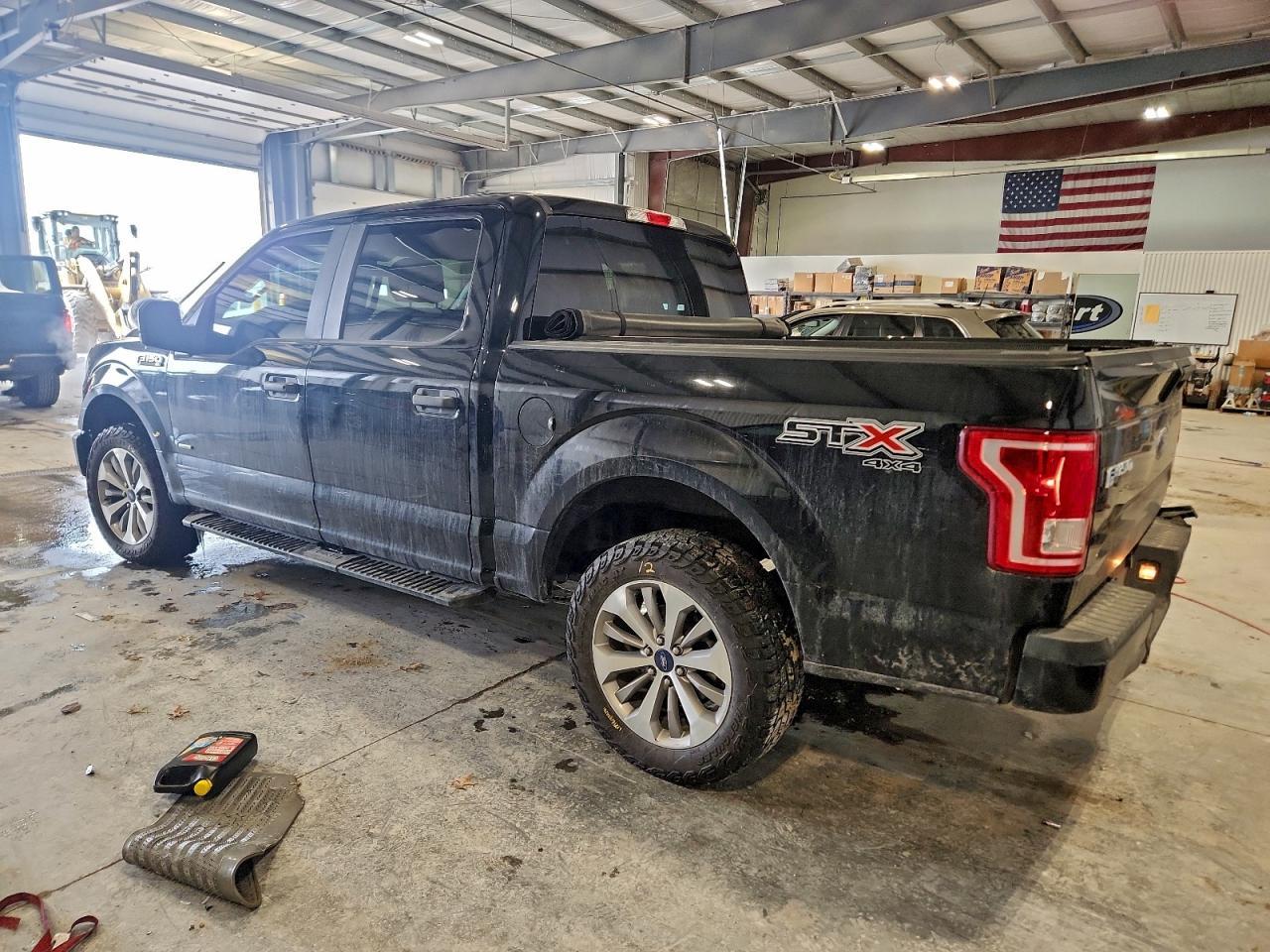 2017 Ford F150 Supercrew - Фото 2