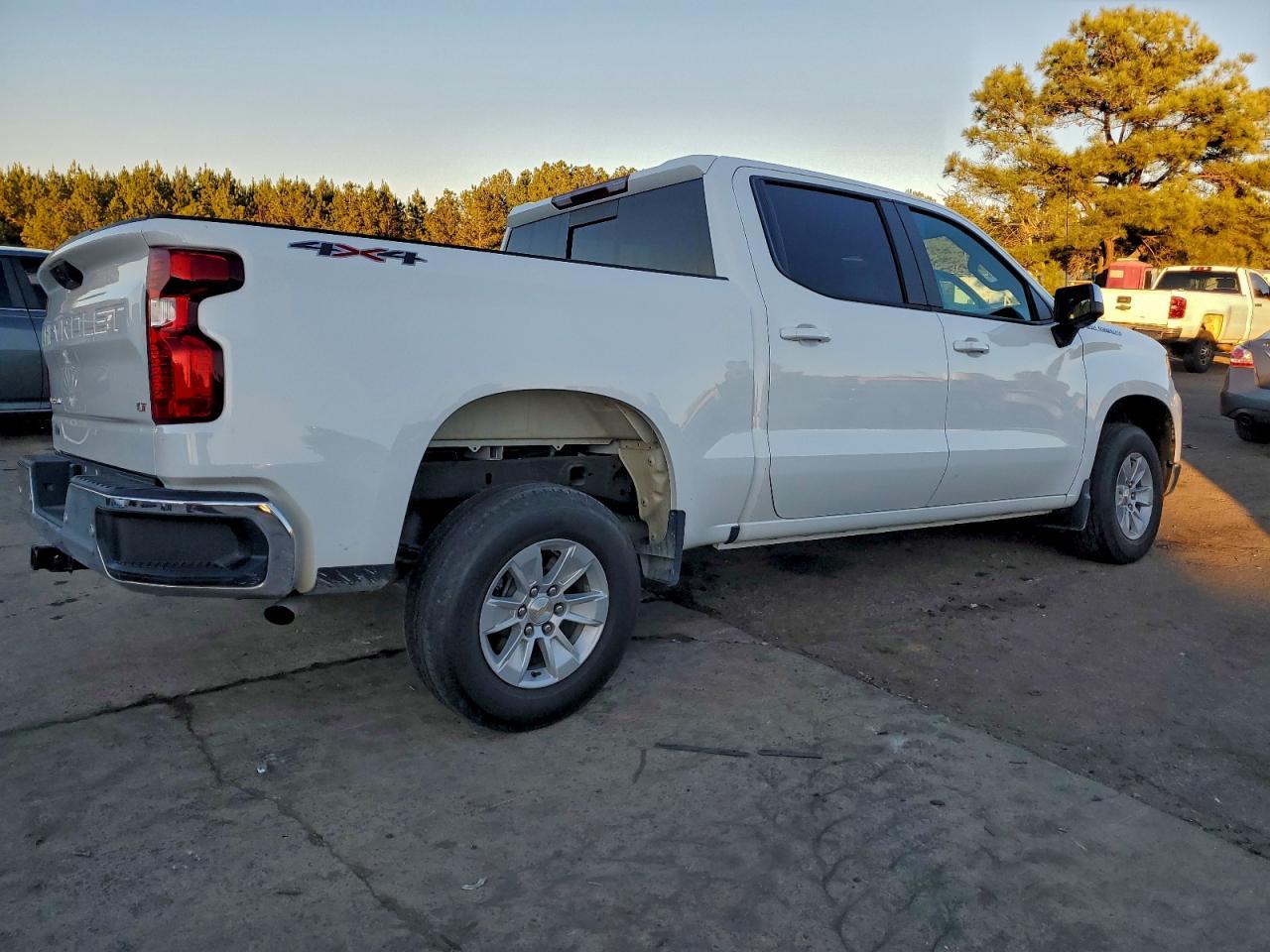 2024 Chevrolet Silverado K1500 Lt - Image 3
