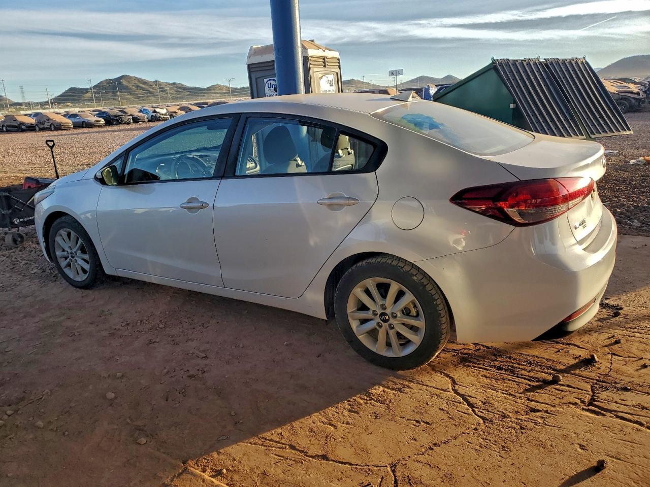 2017 Kia Forte Lx - Image 2