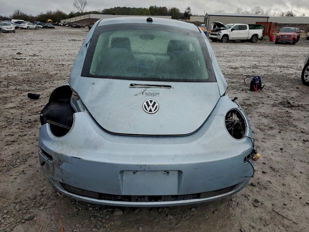 2010 Volkswagen New Beetle - Фото 6