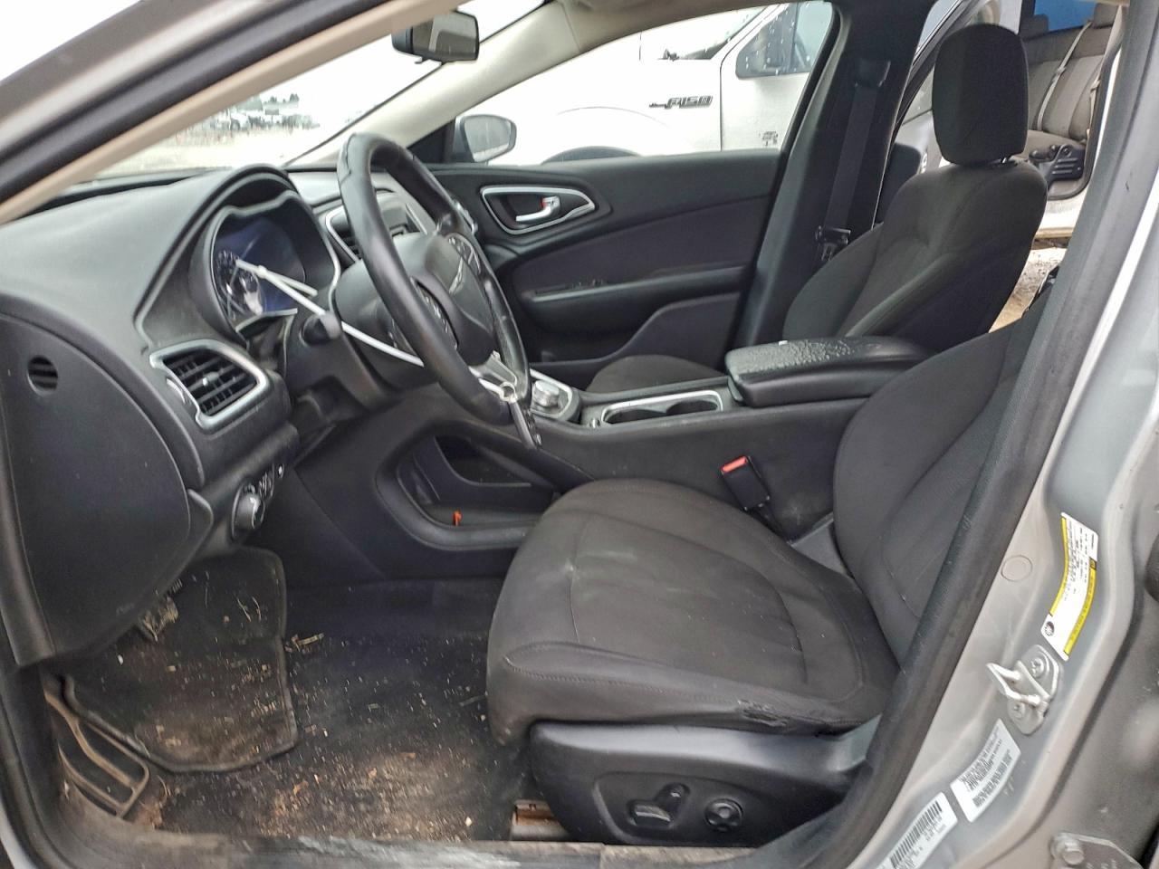 2015 Chrysler 200 Limited - Фото 7