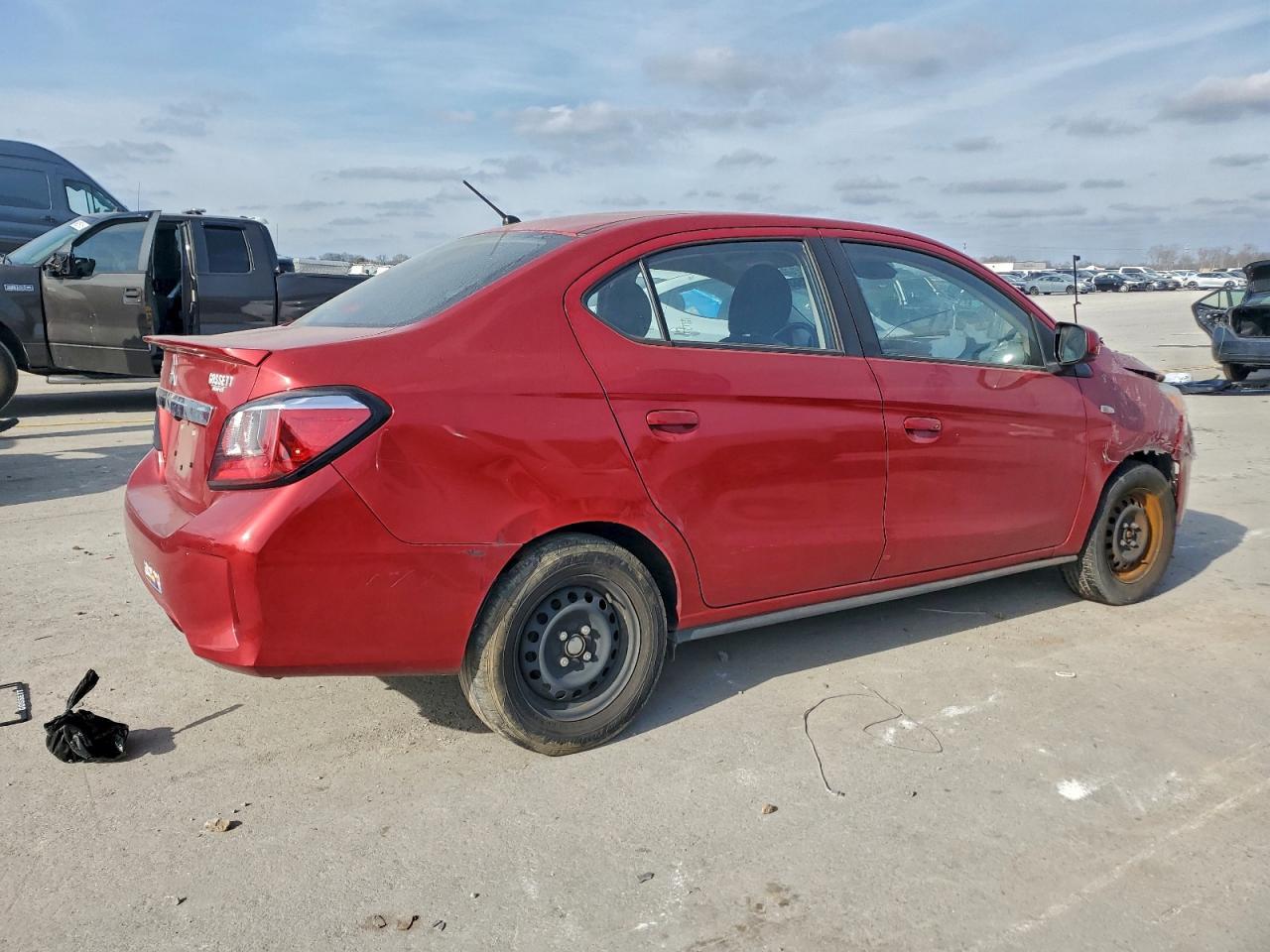 2024 Mitsubishi Mirage G4 Es - Image 3