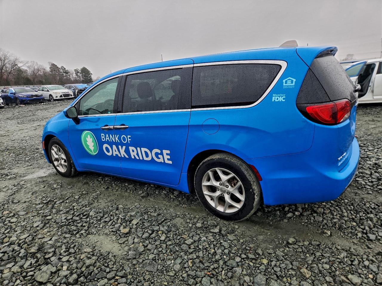 2017 Chrysler Pacifica Touring L - Фото 2