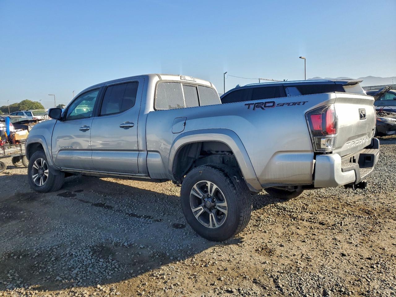 2018 Toyota Tacoma Double Cab - Image 2