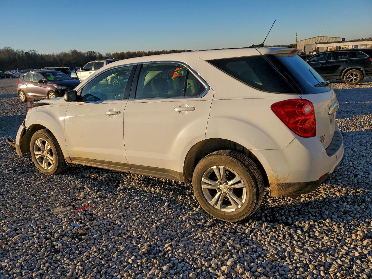 2015 Chevrolet Equinox Ls - Image 2
