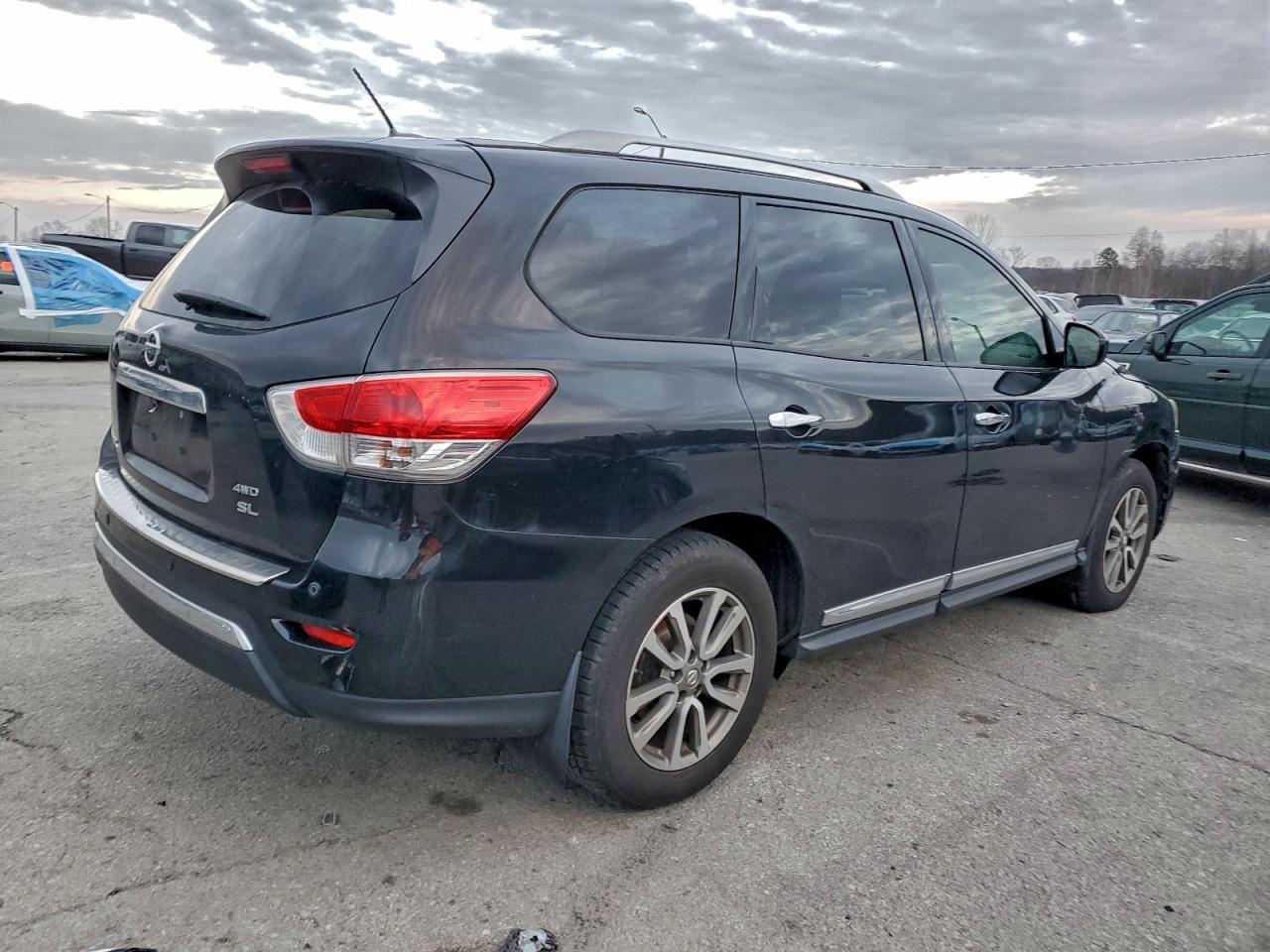 2015 Nissan Pathfinder S - Фото 3