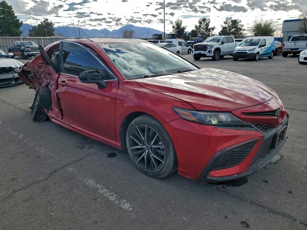 2021 Toyota Camry Se - Фото 4