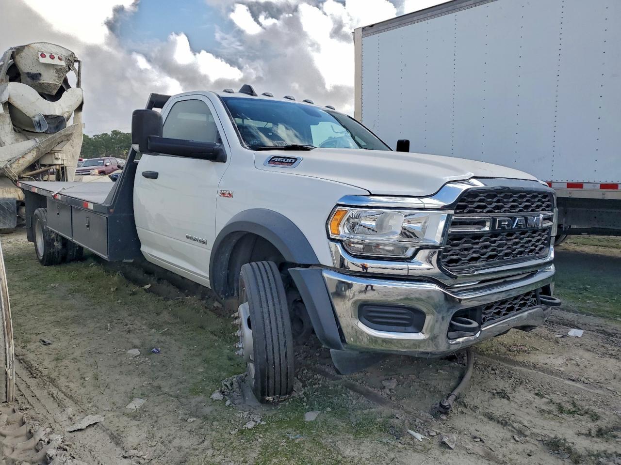 2019 Ram 4500 Flatbed Truck - Image 4