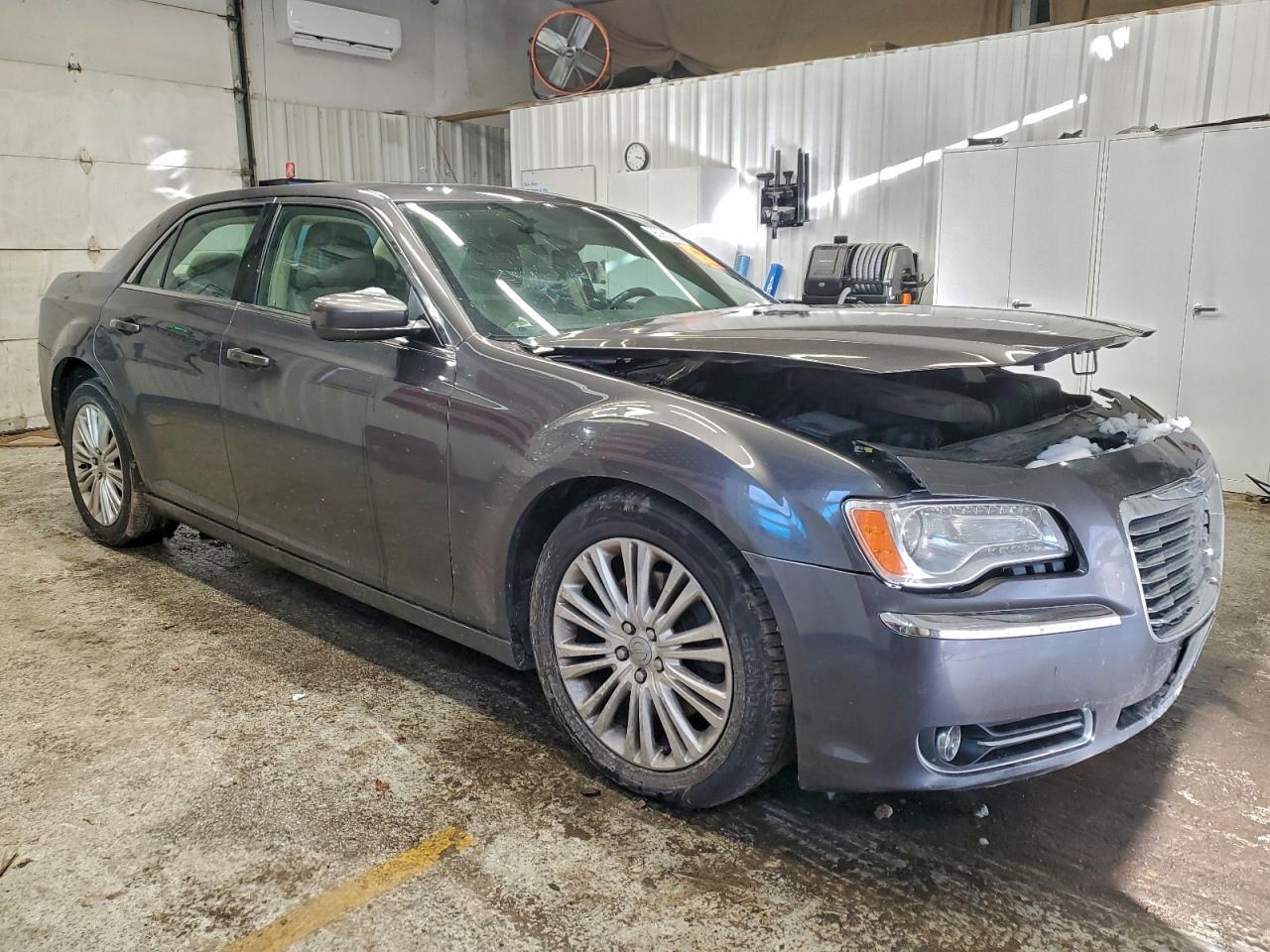2014 Chrysler 300 - Фото 4