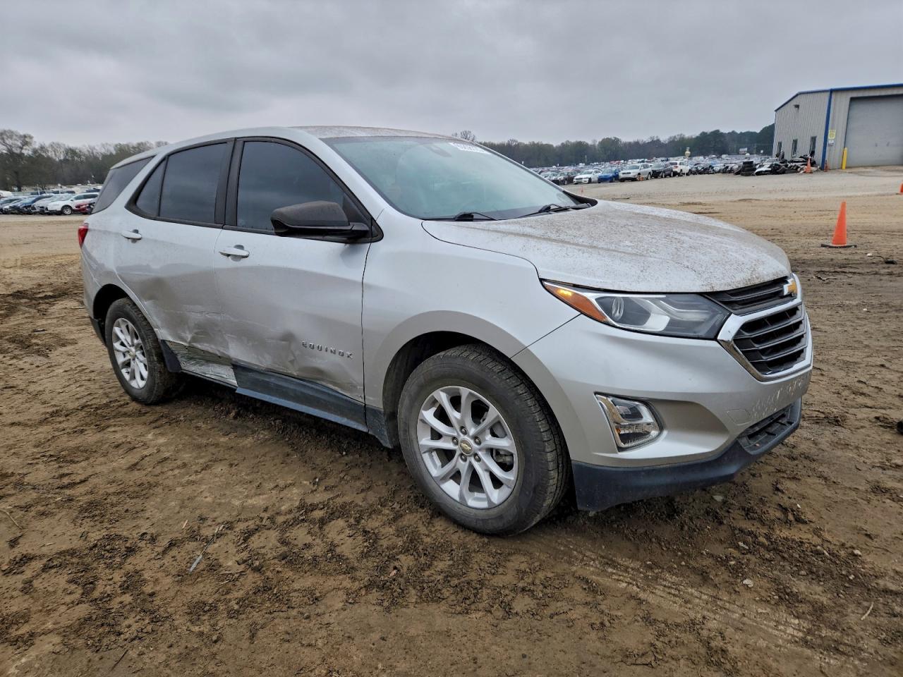 2020 Chevrolet Equinox Ls - Фото 4