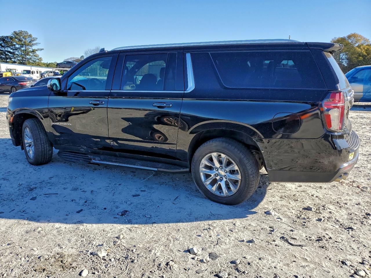 2023 Chevrolet Suburban K1500 Premier - Фото 2