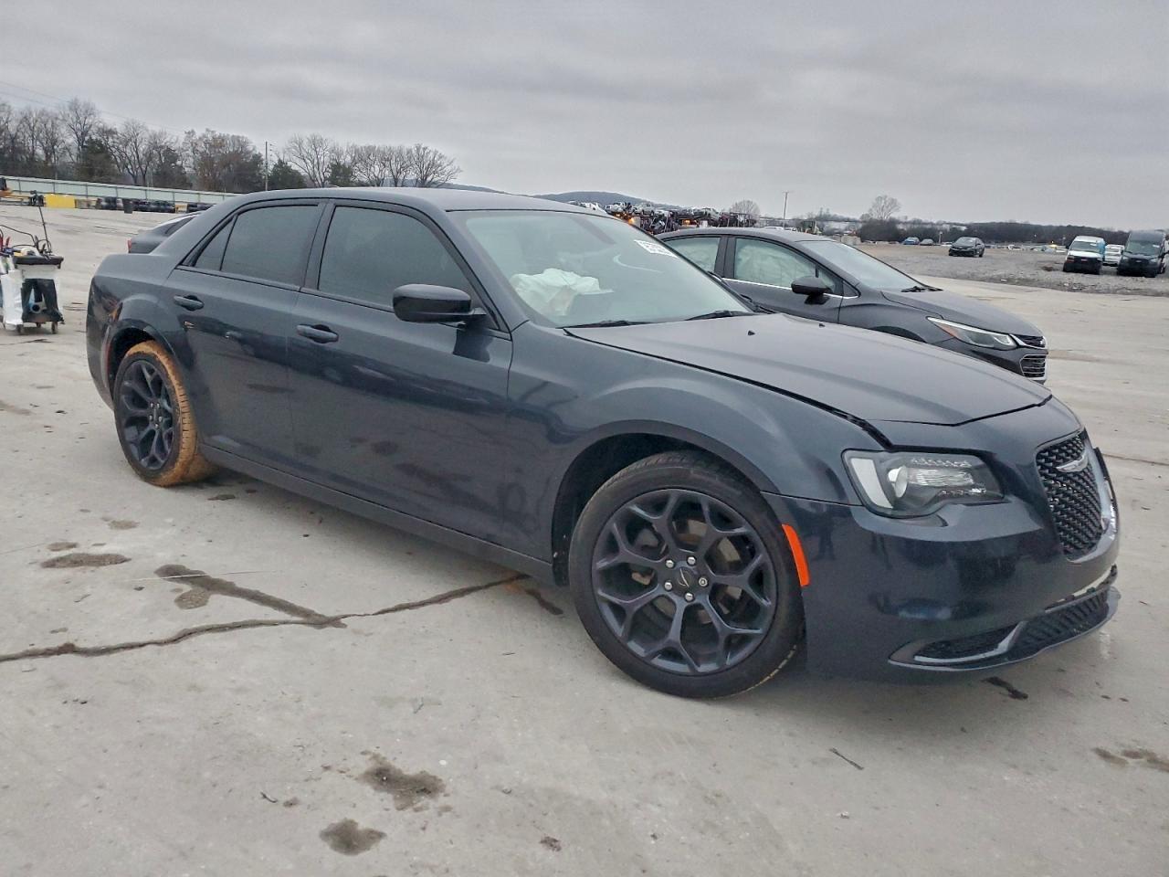 2019 Chrysler 300 Touring - Image 4