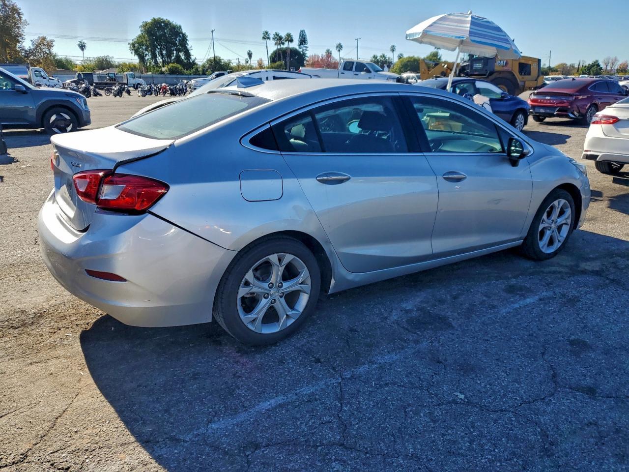 2018 Chevrolet Cruze Premier - Фото 3