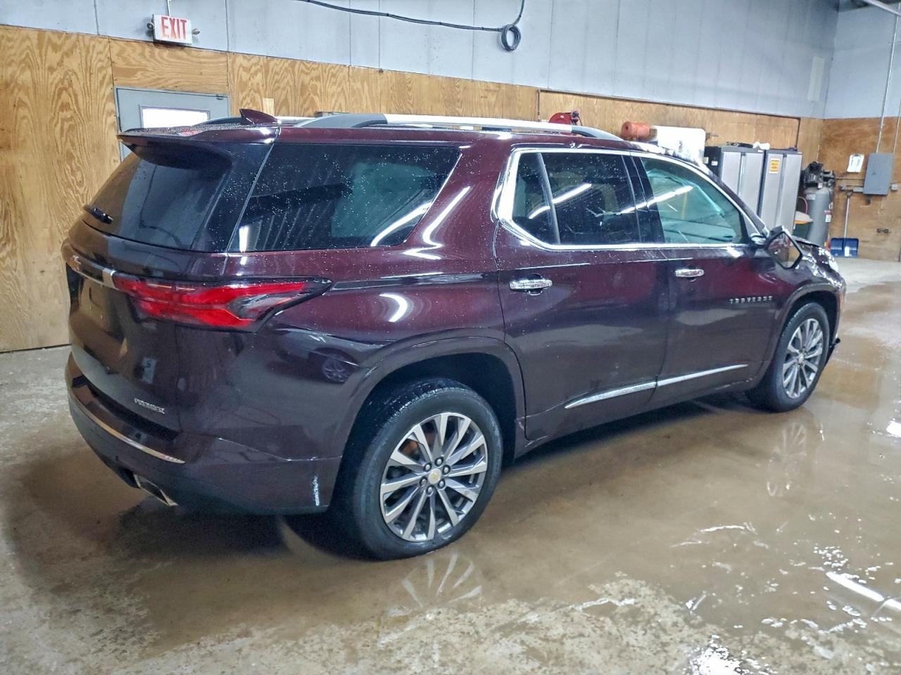 2022 Chevrolet Traverse Premier - Фото 3