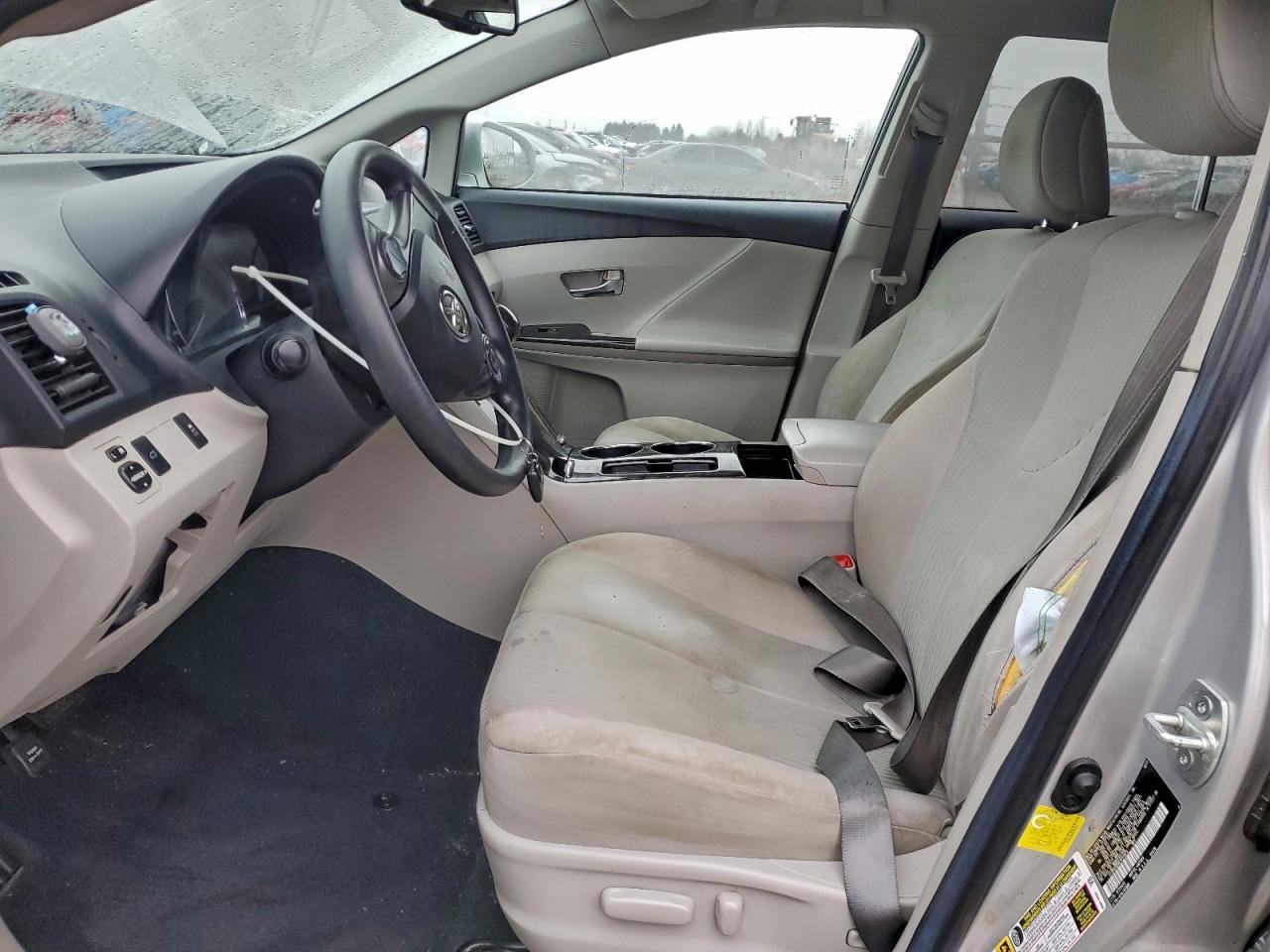 2014 Toyota Venza Le - Image 7