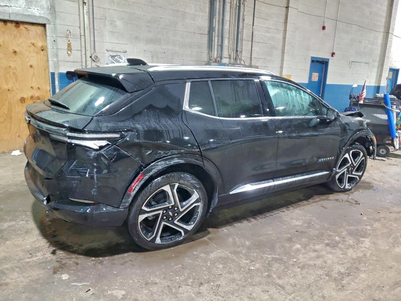 2025 Chevrolet Equinox Lt - Image 3