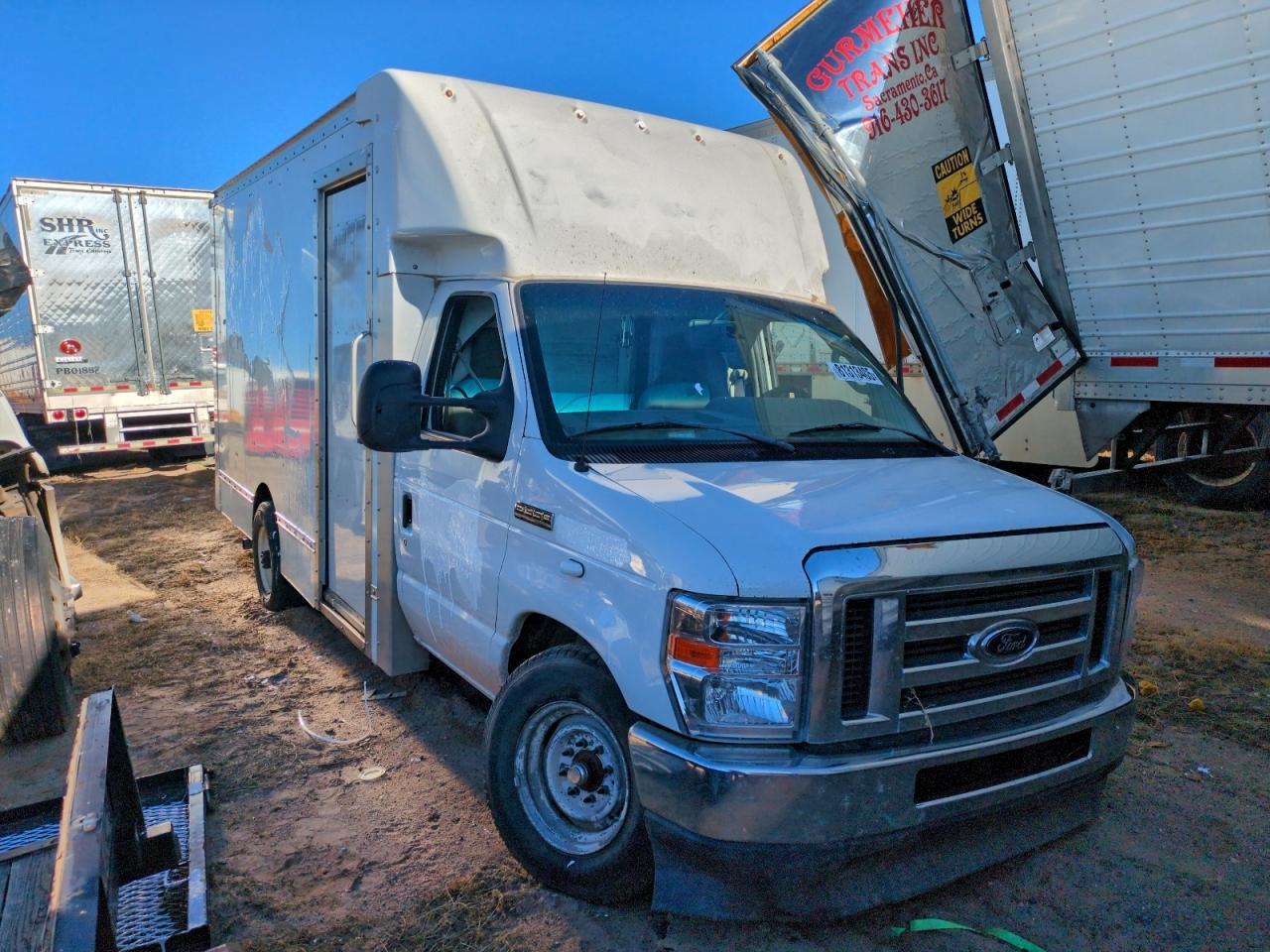 2022 Ford Econoline - Delivery Truck - Фото 4