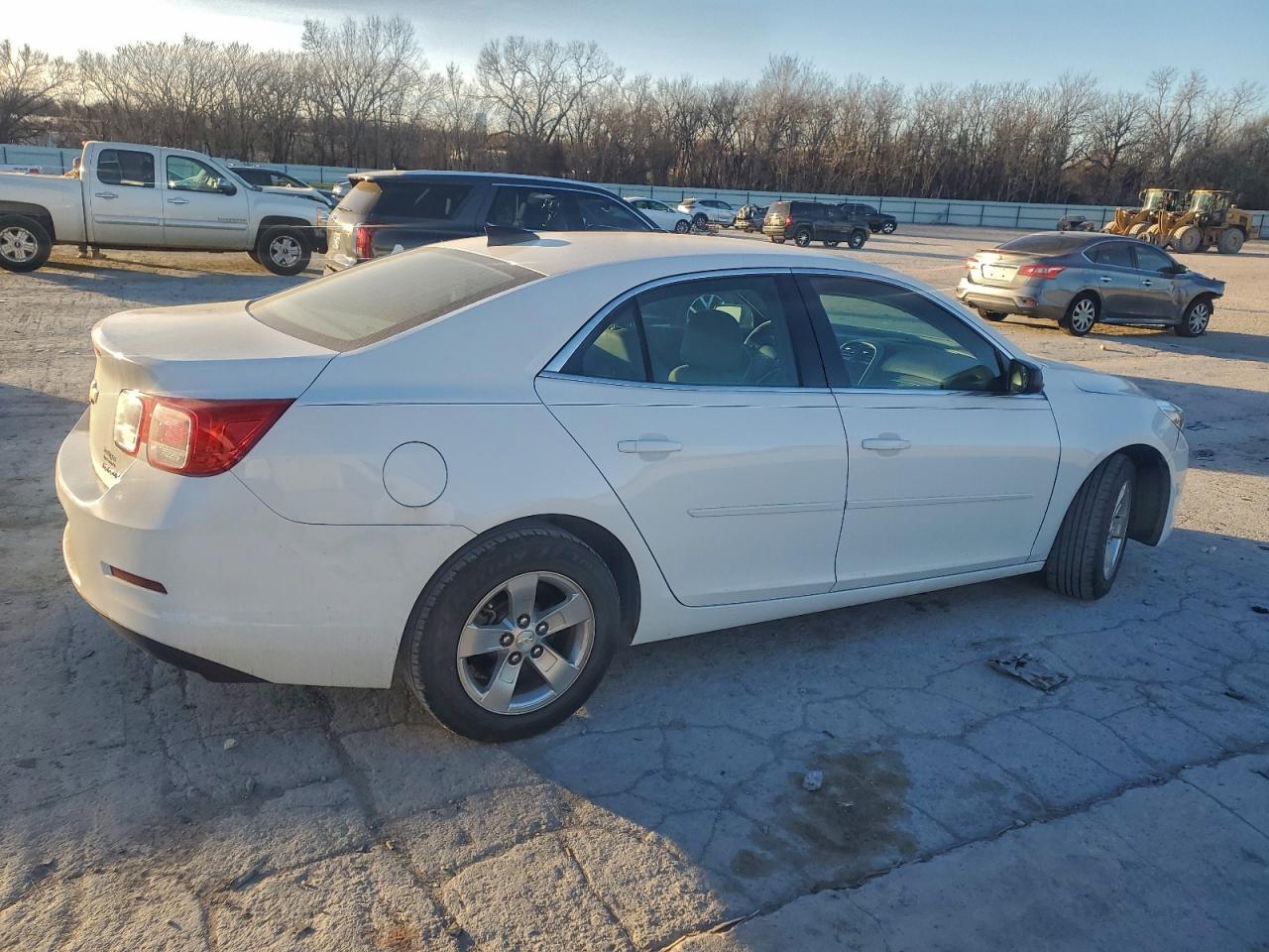 2015 Chevrolet Malibu Ls - Image 3