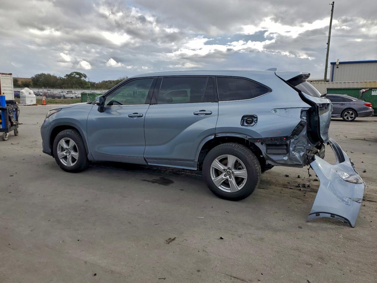 2021 Toyota Highlander Le - Фото 2