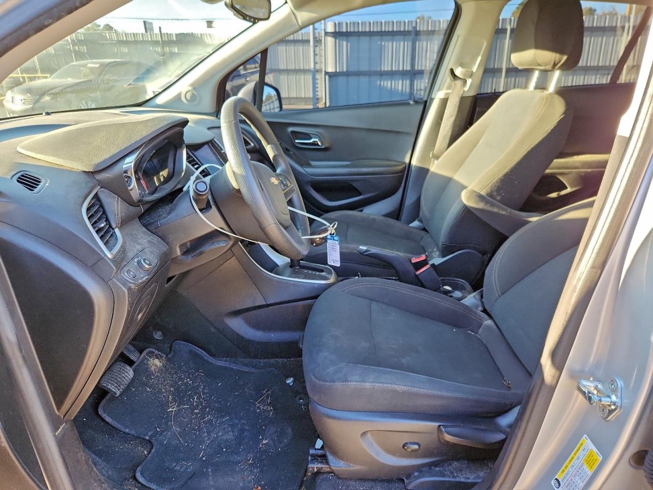 2022 Chevrolet Trax Ls - Фото 7