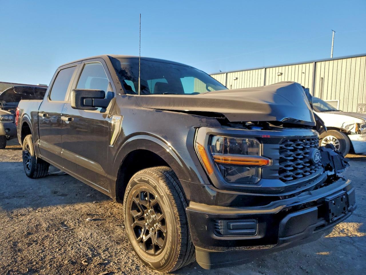 2025 Ford F150 Stx - Фото 4