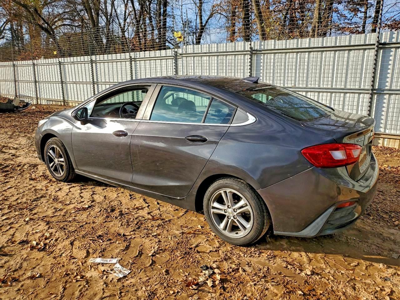 2017 Chevrolet Cruze Lt - Фото 2