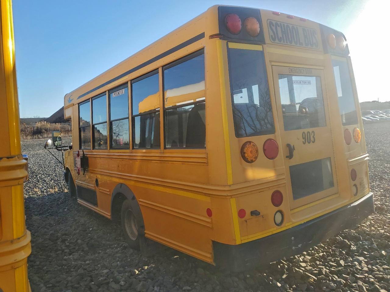 2012 Chevrolet Express School Bus - Фото 3