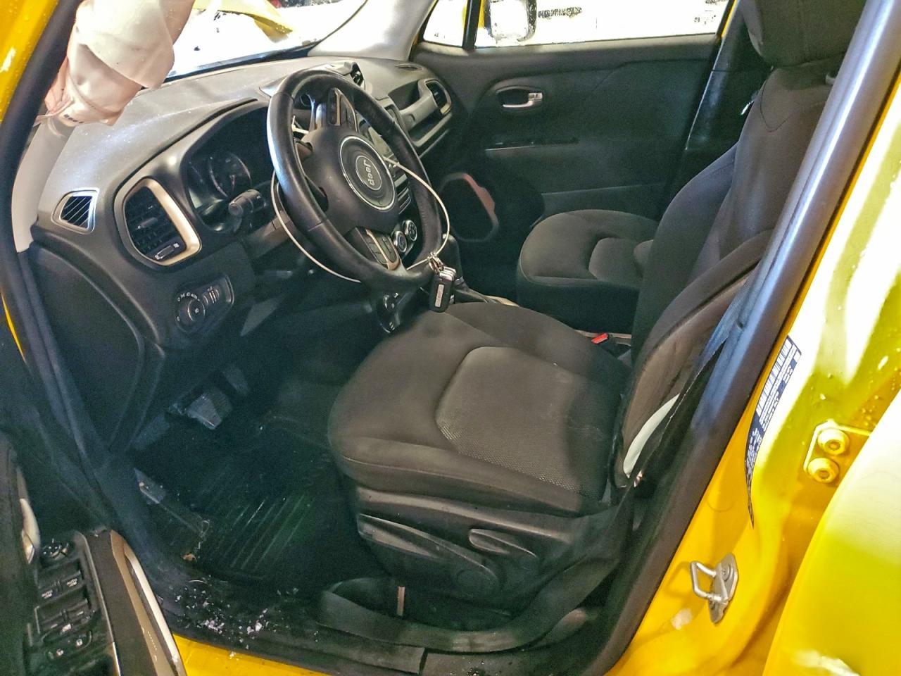 2017 Jeep Renegade Latitude - Image 7