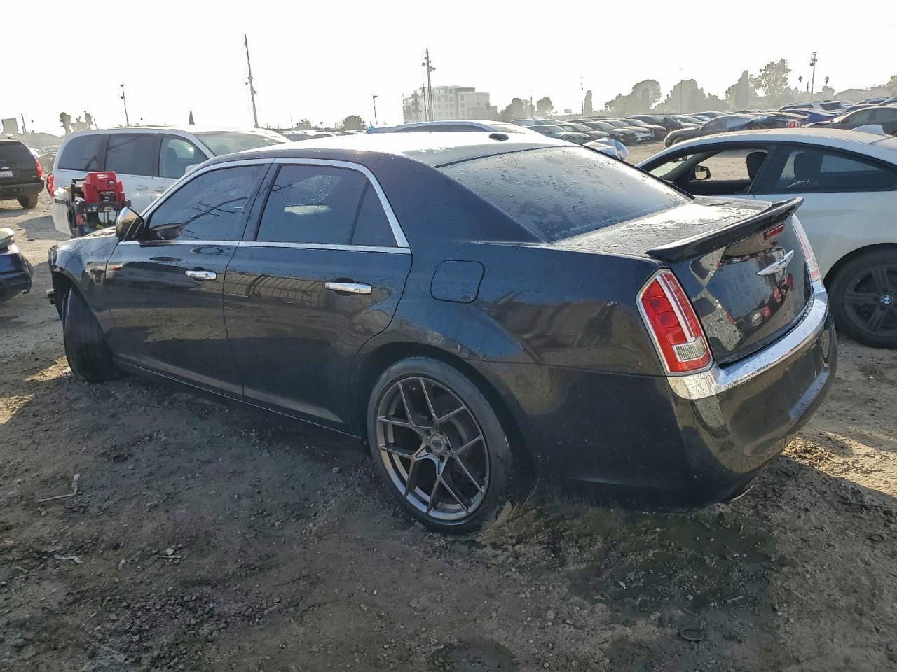 2013 Chrysler 300C - Фото 2