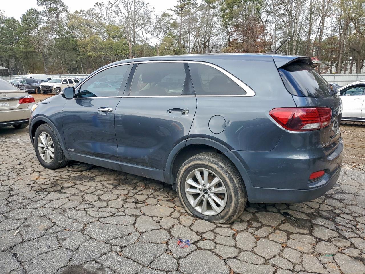 2020 Kia Sorento S - Фото 2