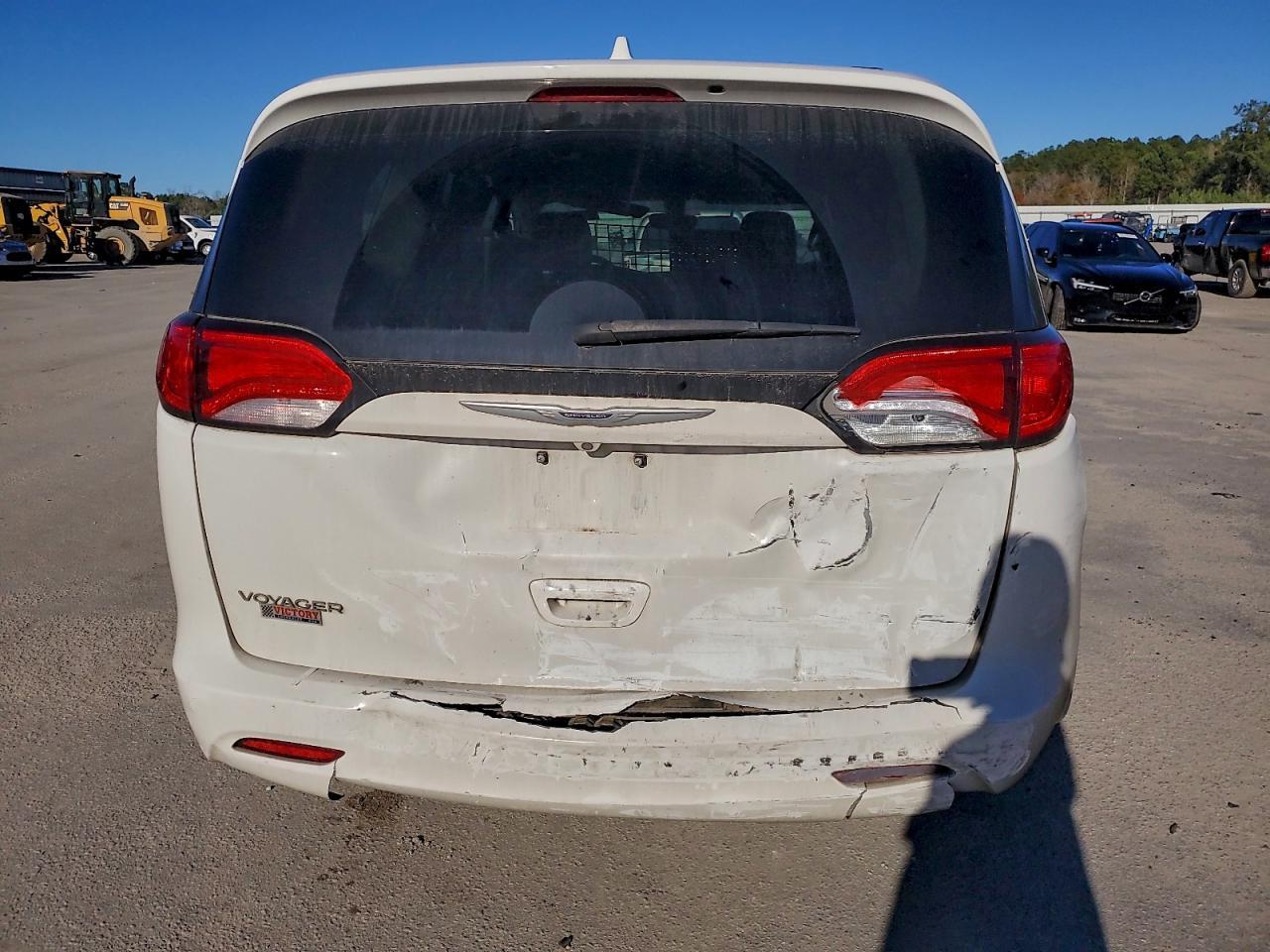 2020 Chrysler Voyager Lxi - Фото 6