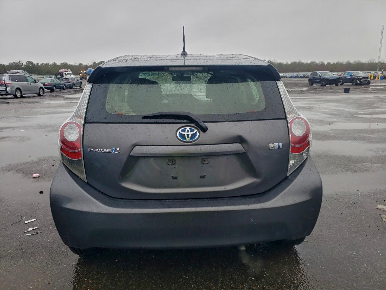 2014 Toyota Prius C - Фото 6
