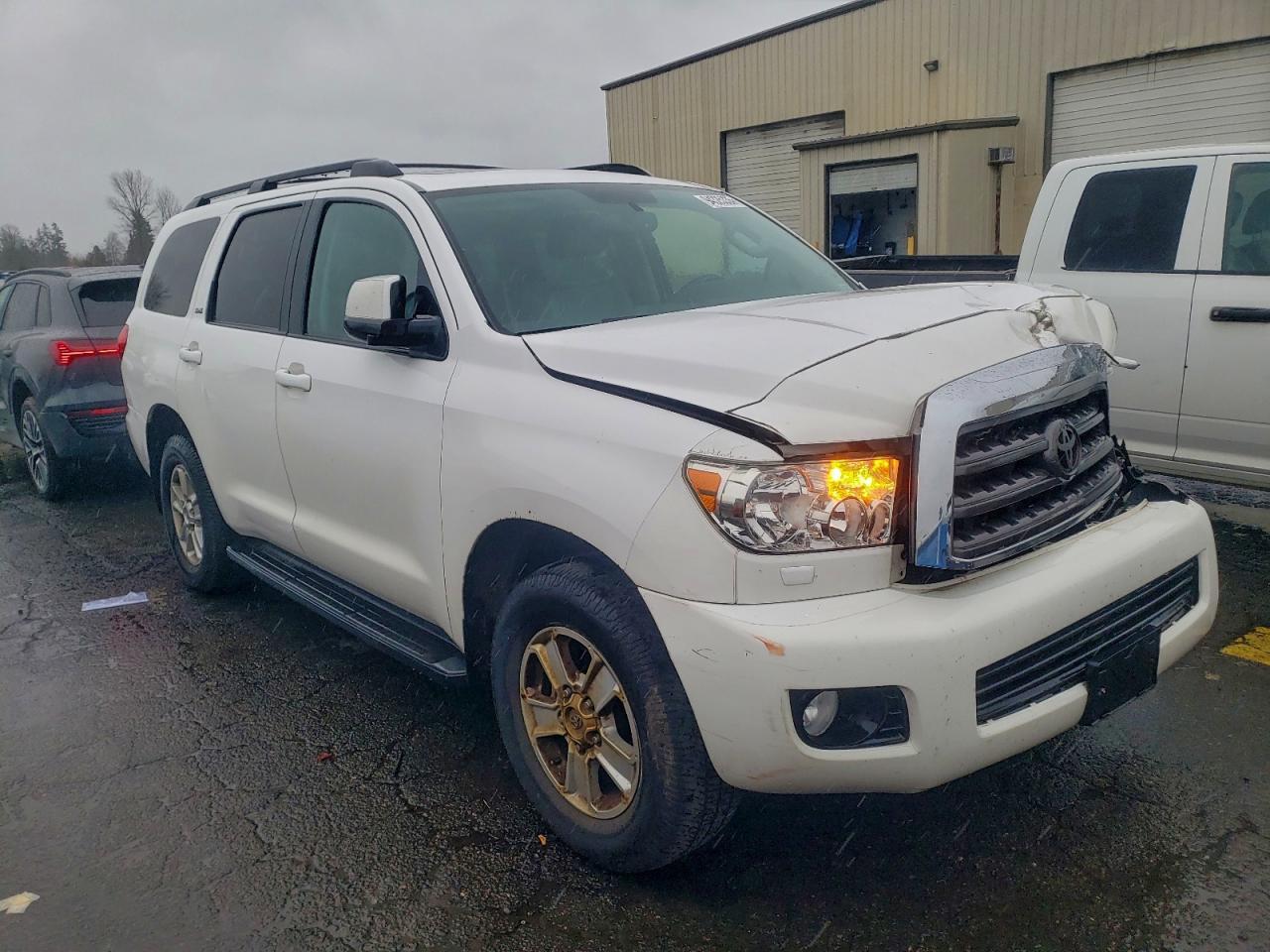 2011 Toyota Sequoia Sr5 - Image 4
