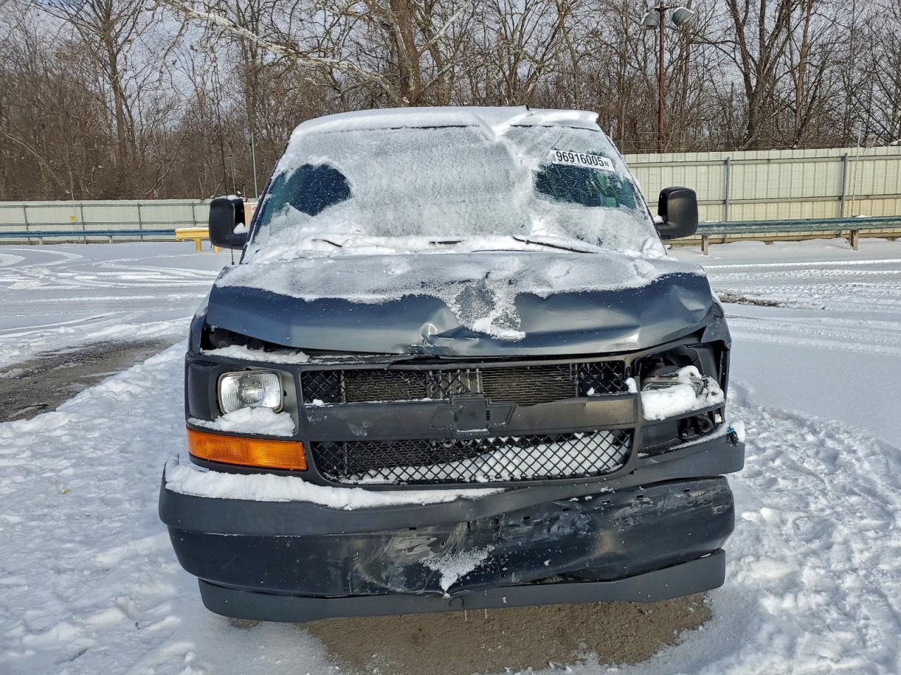 2017 Chevrolet Express G2500 Ls - Image 5