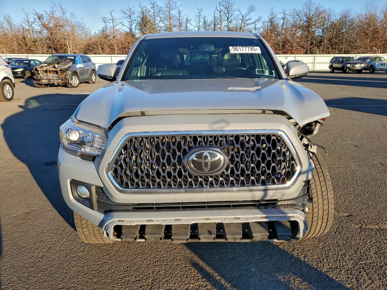 2019 Toyota Tacoma Double Cab - Image 5