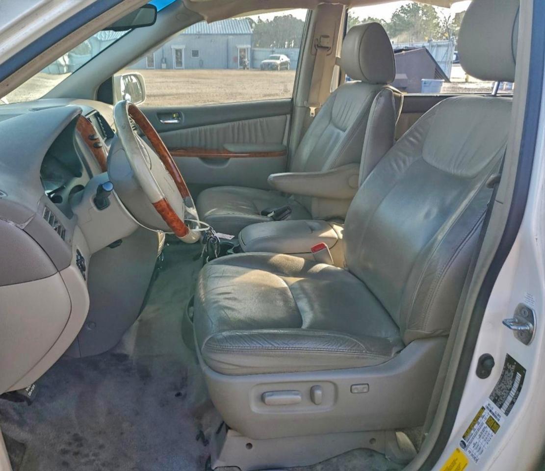 2010 Toyota Sienna Xle - Фото 7