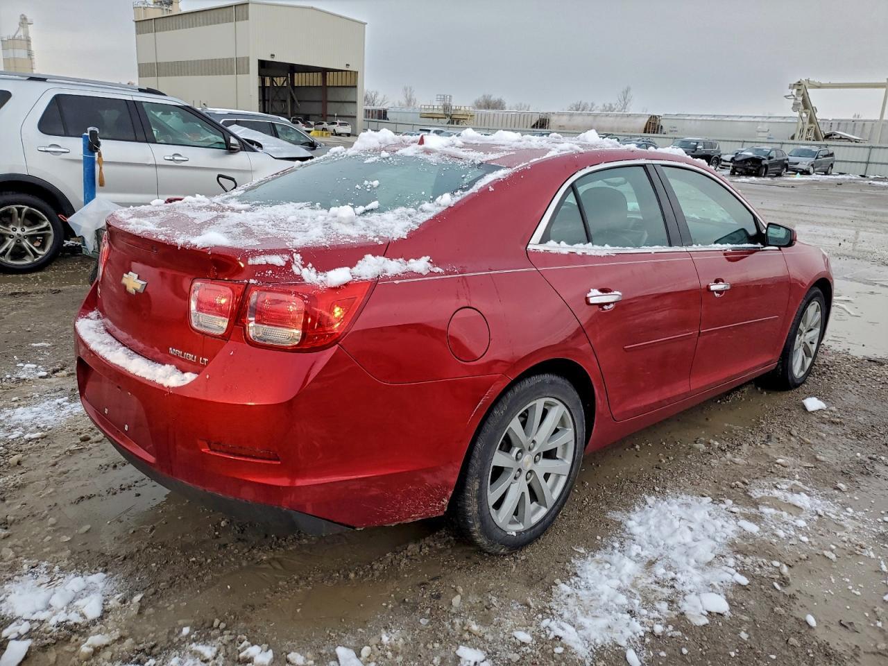 2013 Chev Malibu - Фото 3