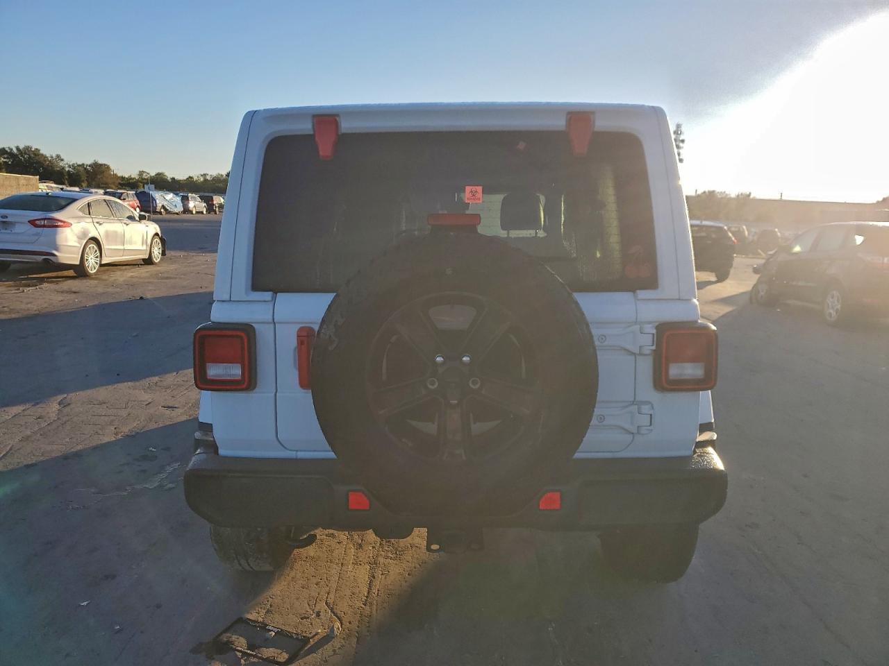 2022 Jeep Wrangler Unlimited Sahara - Фото 6