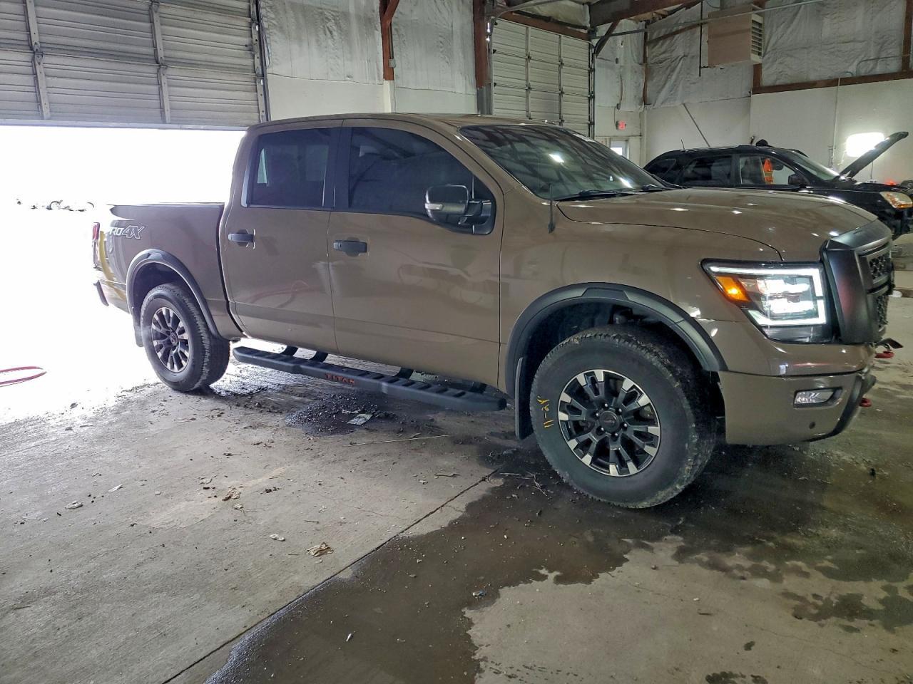 2021 Nissan Titan Sv - Image 4