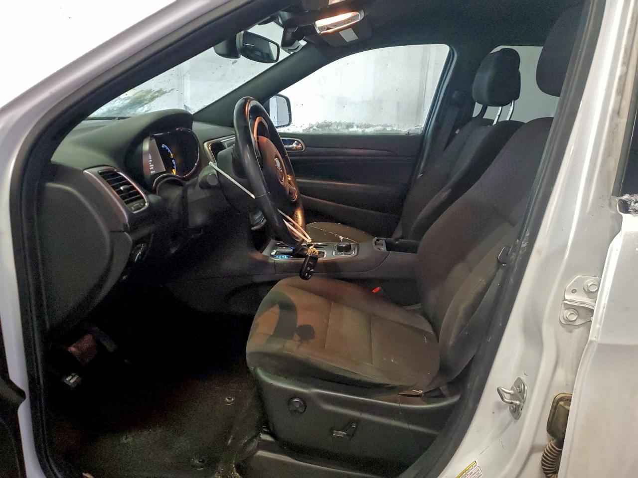 2020 Jeep Grand Cherokee Laredo - Image 7