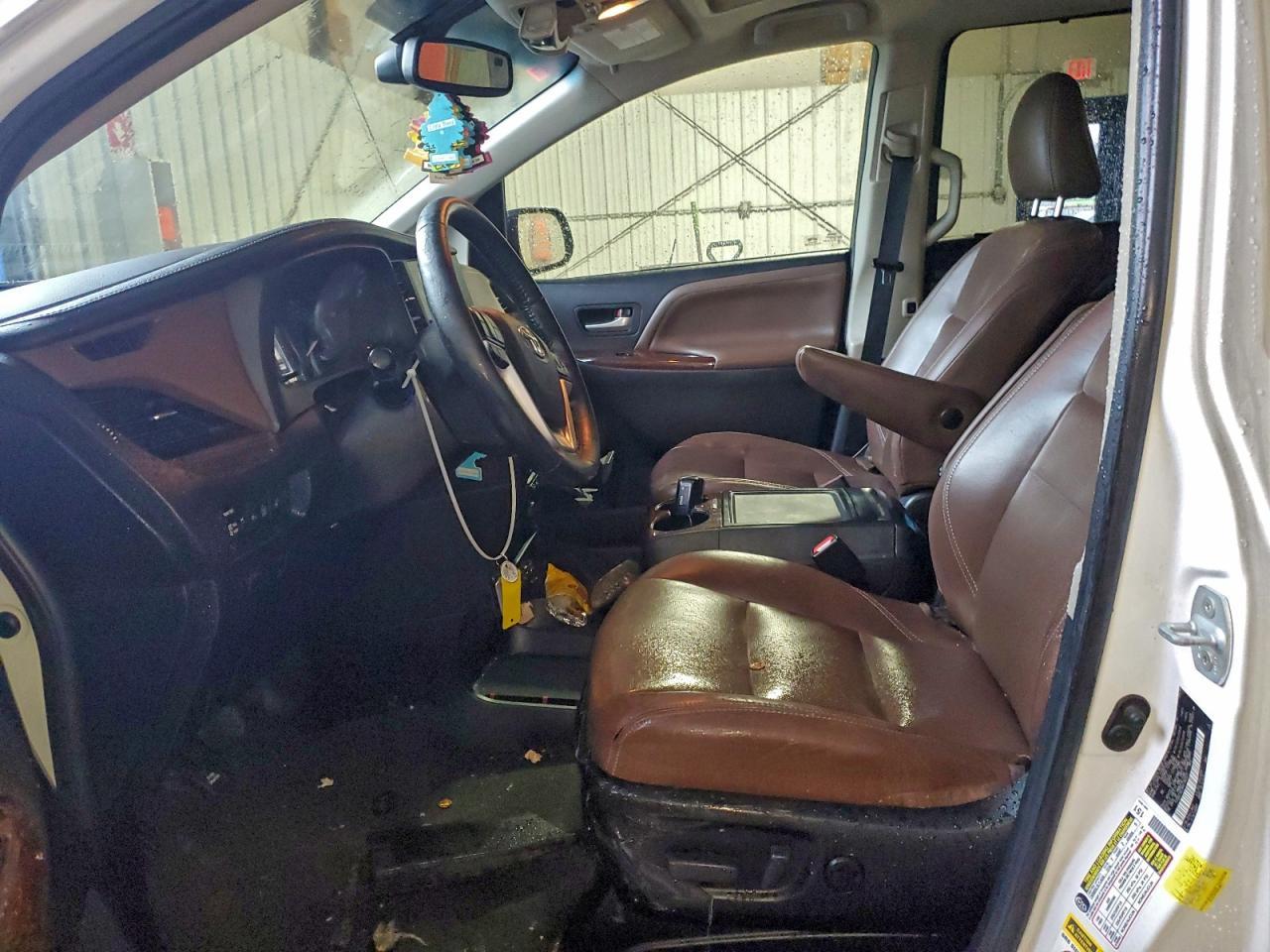2017 Toyota Sienna Xle - Фото 7
