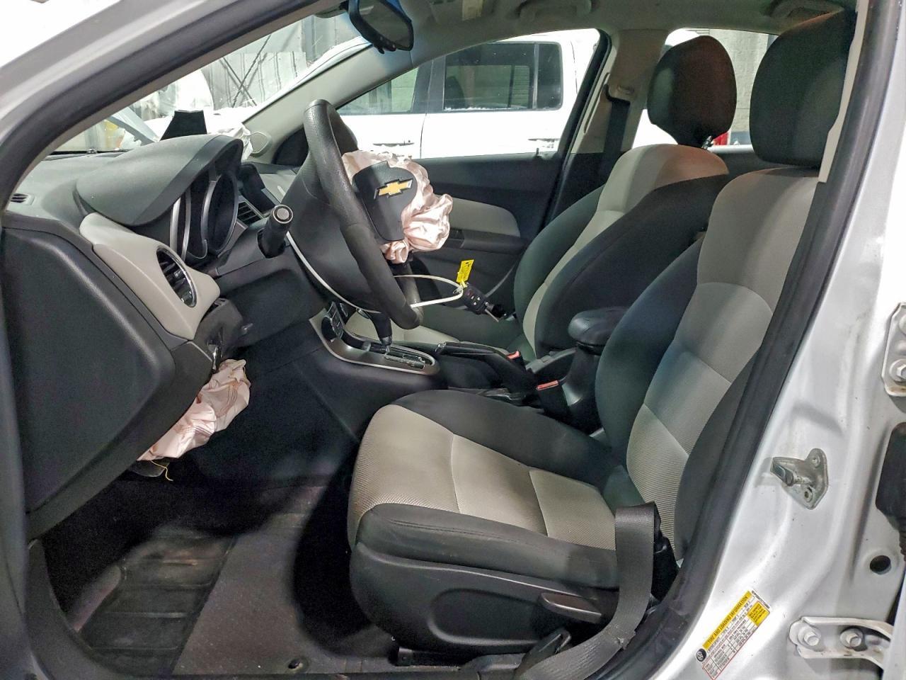 2012 Chevrolet Cruze Ls - Image 7