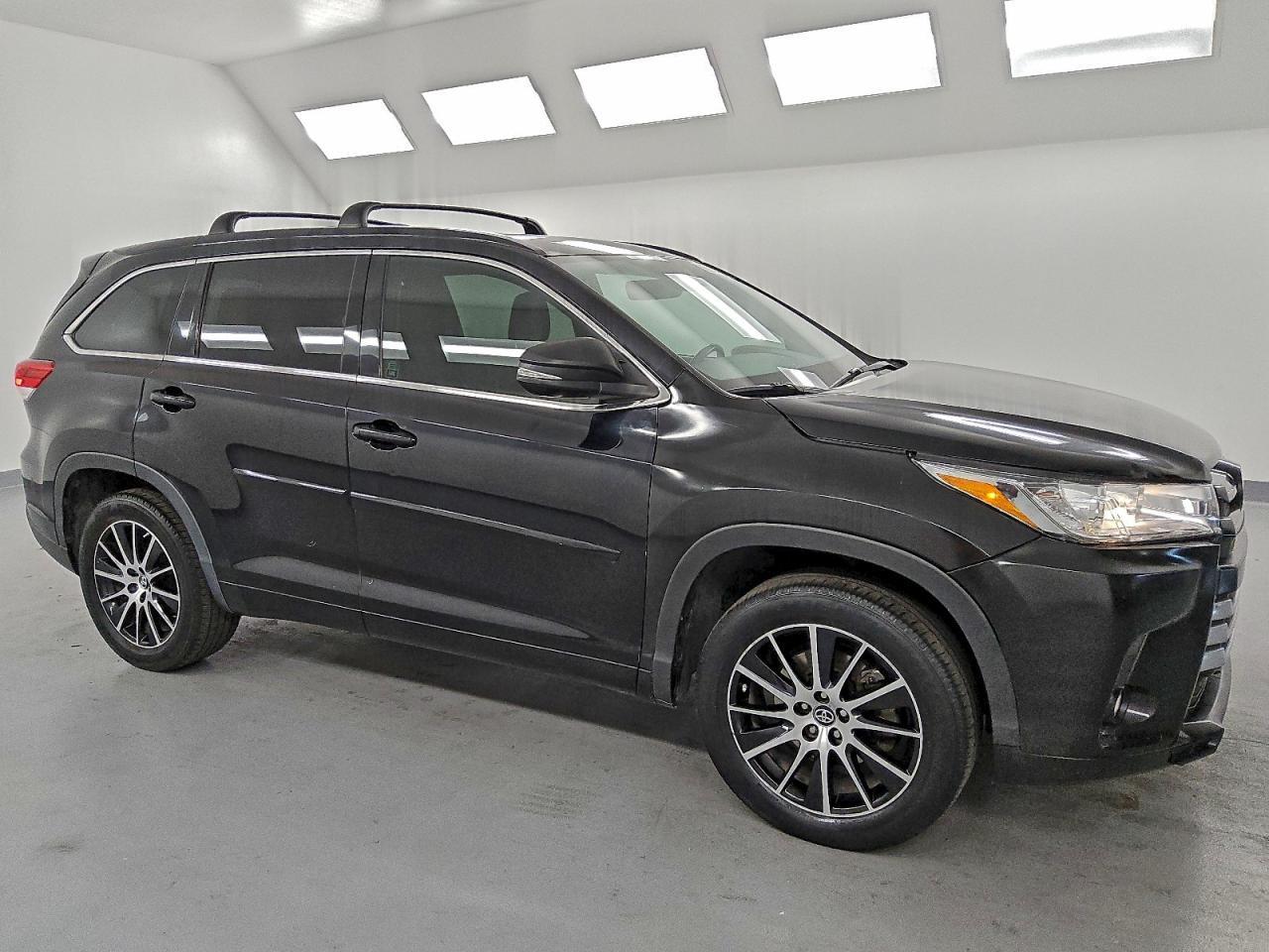 2018 Toyota Highlander Se - Image 4